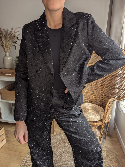 Ensemble noir Alexandra Neel
