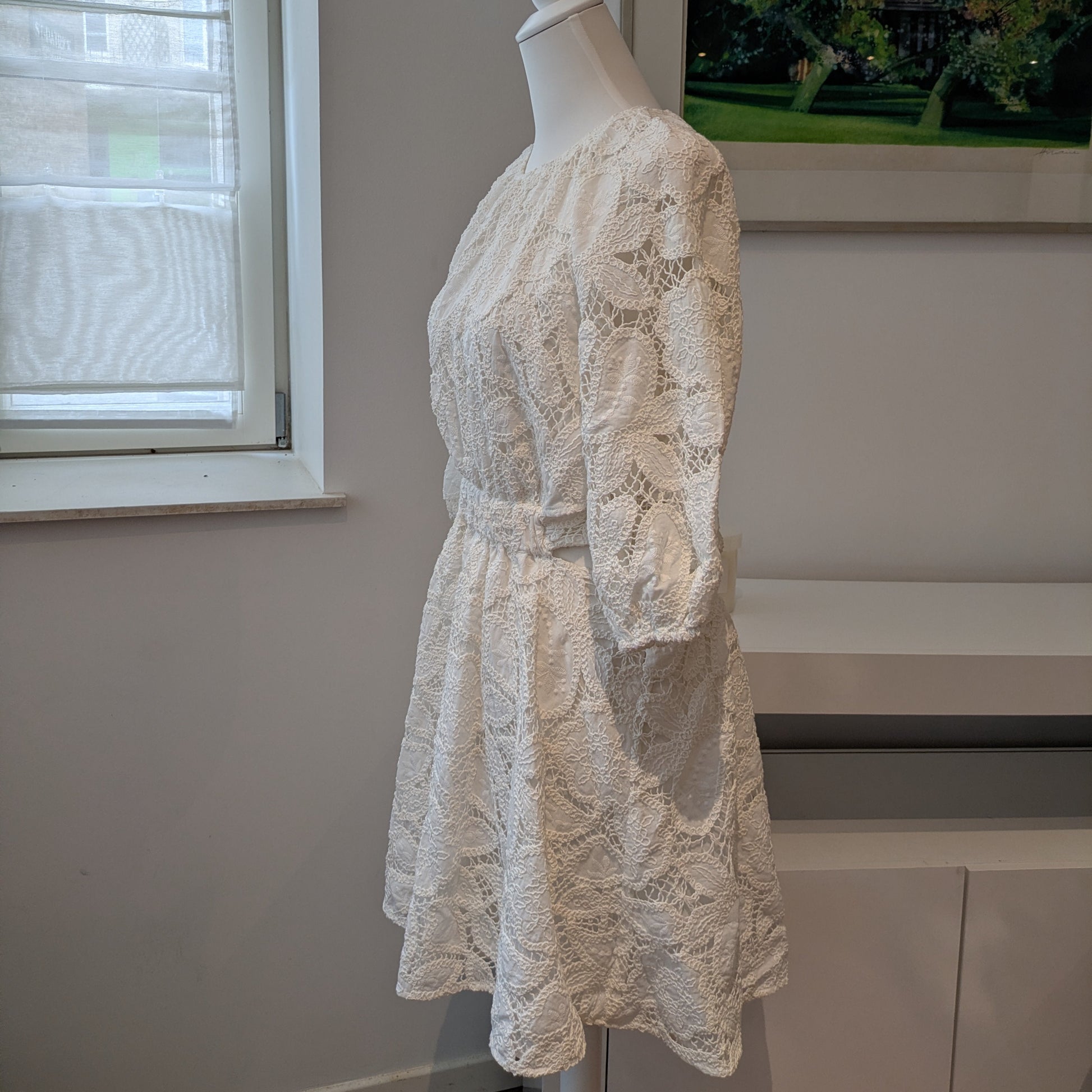 Robe blanche Maje brodée