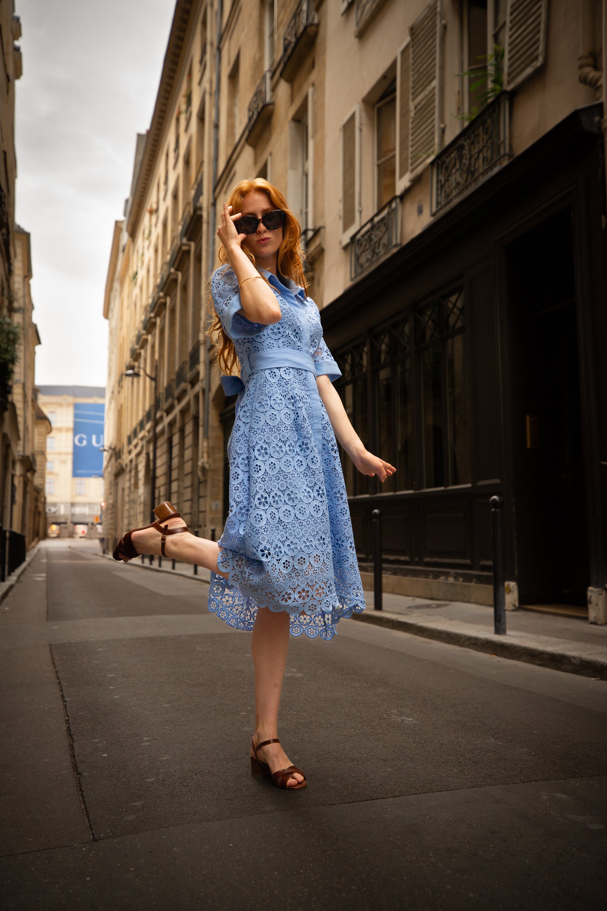 Robe Maje bleue en dentelle
